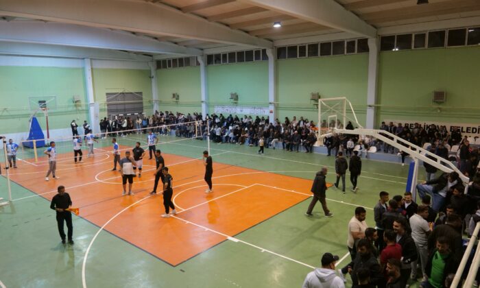 Beylikova’da Voleybol Fırtınası Esti: Şampiyon Emircik Takımı Oldu!