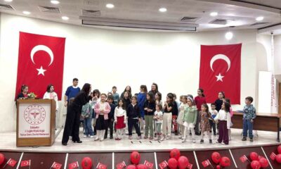 Yunus Emre Devlet Hastanesi’nde 23 Nisan tiyatro gösterimiyle kutlandı