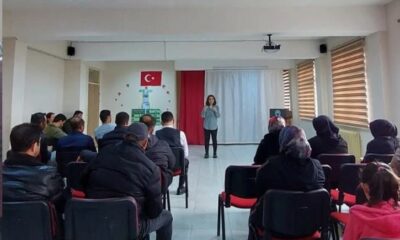 Altıntaş’ta ortaokullar mesleki eğitimle geleceğe hazırlanıyor