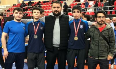 Kütahyalı güreşçiler Bilecik’te madalyaları topladı