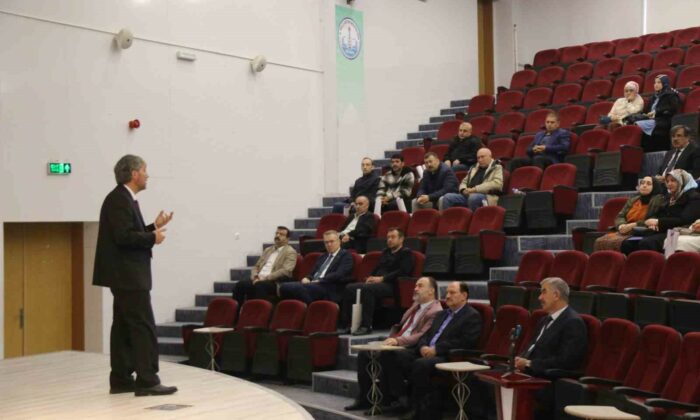 “Örgün Eğitimle Birlikte Hafızlık Projesi” tanıtım toplantısı Kütahya’da gerçekleştirildi