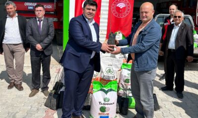 Emet’te çiftçilere yüzde 75 hibeli fasulye ve ayçiçeği tohumu ile meyve fidanı dağıtıldı
