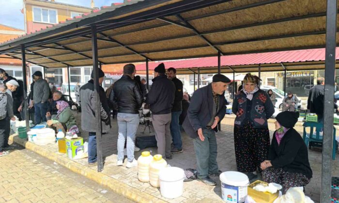 Bu pazarda satılan ürünlerin hepsi doğal ve yöresel