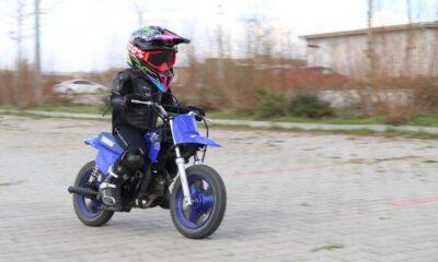 Zayn’a rakip Eskişehir’den çıktı: 3 yaşındaki Atakan motosikletiyle pistlerin tozunu attırıyor