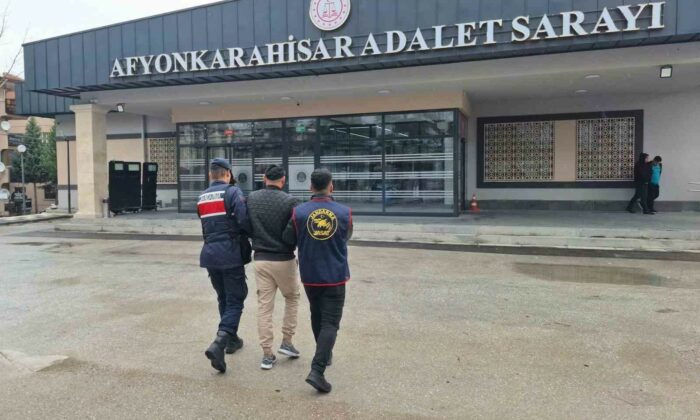 Uyuşturucu ticareti suçundan aranan şahsı JASAT yakaladı