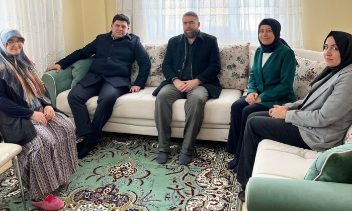 Emet Kaymakamı Seyman’dan şehit ailesine ziyaret