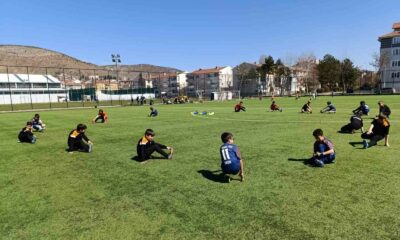 Futbol antrenmanları aralıksız devam ediyor