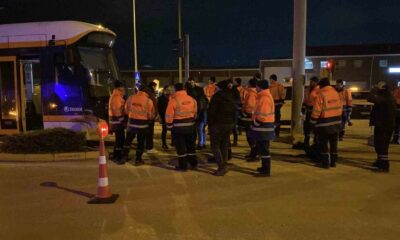Eskişehir’de kamyon tramvaya çarptı: Seferler aksadı