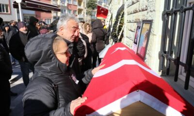 Slovakya’daki kazada yaralanan ve 2 buçuk aylık yaşam mücadelesini kaybeden pilot Eskişehir’de defnedildi