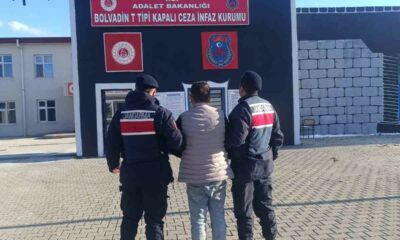 Çeşitli suçlardan aranan şahsı jandarma yakaladı