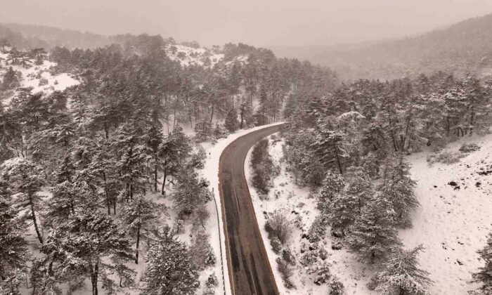 Eskişehir – Sarıcakaya yolu beyaza büründü