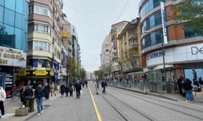 Eskişehir’de soğuk havanın etkisiyle kent merkezi sakinleşti