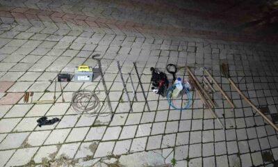 Kaçak kazı ile define arayan 5 kişiyi jandarma yakaladı