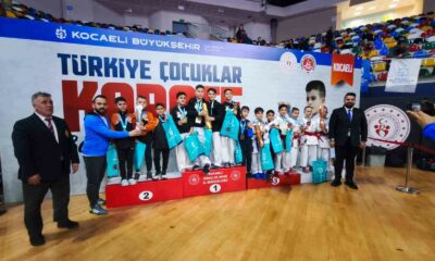 Afyonkarahisarlı minik karatecilerden büyük başarı