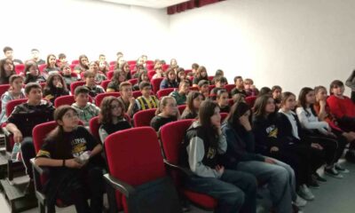 Emirdağ Mithatpaşa Ortaokulu’nda ‘Meslek Seçiminin Önemi, Geleceğin Meslekleri ve Mesleki Yönelim Test Bataryası’ konulu seminer