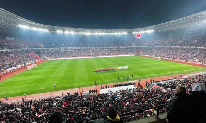 Başkan Gürhan Albayrak, “Esnafını, taraftarını ve Eskişehir’i düşünen birileri var bu şehirde”