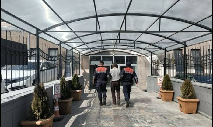 Jandarma inşaattan hırsızlık yapan şahıslar Afyonkarahisar’da yakalandı