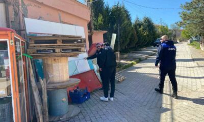 Zabıta Müdürlüğü ekipleri kaldırım işgali yapan esnafı uyardı