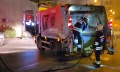 Çöp kamyonunun arkasında çıkan yangın söndürüldü