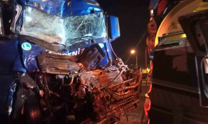 Bilecik’te öğrenci taşıyan otobüse arkadan tır çarptı; 18 kişi yaralandı