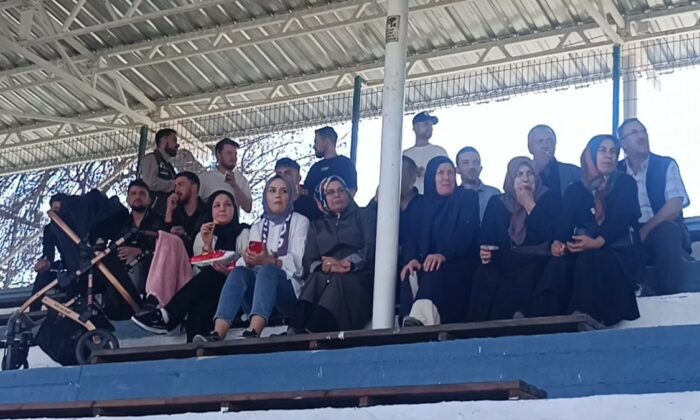 Kınıkspor maçında tribünleri dolduran kadınlara teşekkür