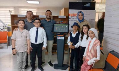 Afyonkarahisar’da minikler ’Nüfusmatik’i tiyatro ile tanıttı