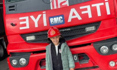 Minik Eray itfiayeciliği yerinde öğrendi