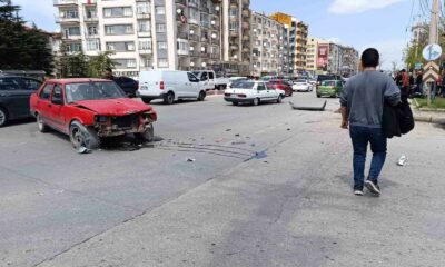 Otomobil ile motosiklet çarpıştı: 1 yaralı