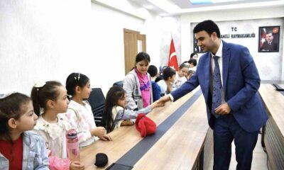 İlkokul öğrencileri kaymakam ve belediye başkanı oldu