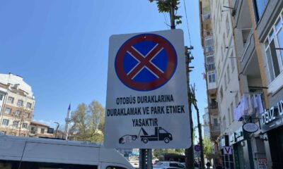 Otobüs duraklarını otoparka çevirdiler