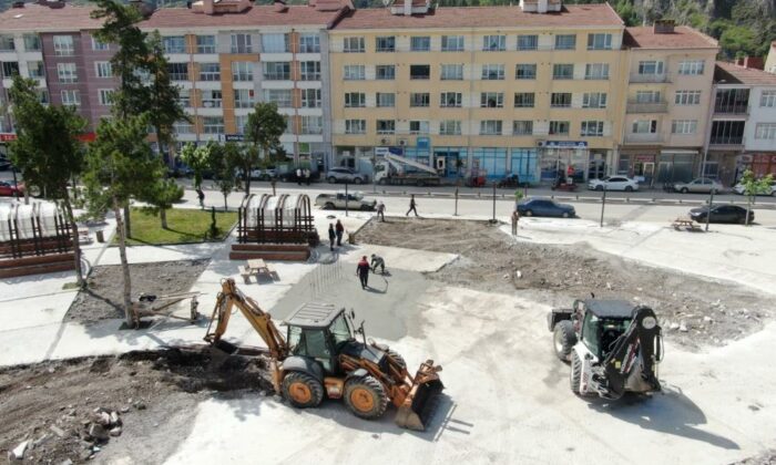 İnönü Cumhuriyet Meydanı’nda sona yaklaşılıyor