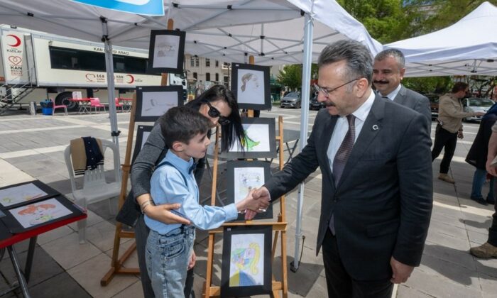 Vali Aksoy’dan Engelsiz Hayır Panayırı’na ziyaret