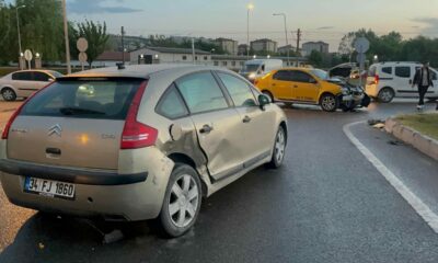 Kural ihlali yapan taksi kazaya sebep oldu, 1 yaralı