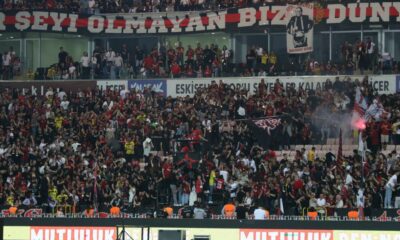 Şampiyonluk Gecesi’ kutlamalarında taraftar kıvılcımlar içinde kaldı