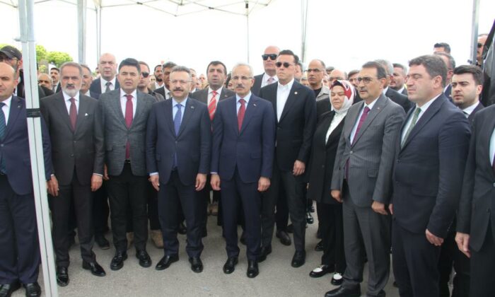 Bakan Uraloğlu, Eskişehir’de Hasanbey Lojistik Merkezi Demiryolu Bağlantısı Temel Atma Töreni’ne katıldı