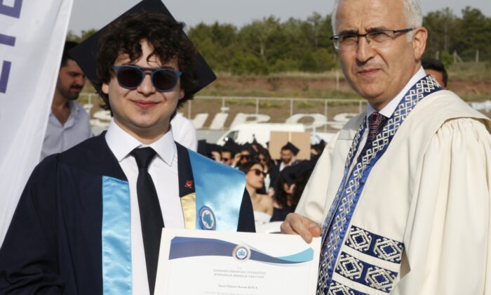 ESOGÜ’de Mezuniyet Coşkusu Yaşandı
