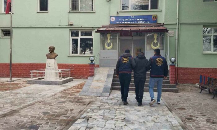 Aranan şahıslar Kütahya JASAT’tan kaçamadı