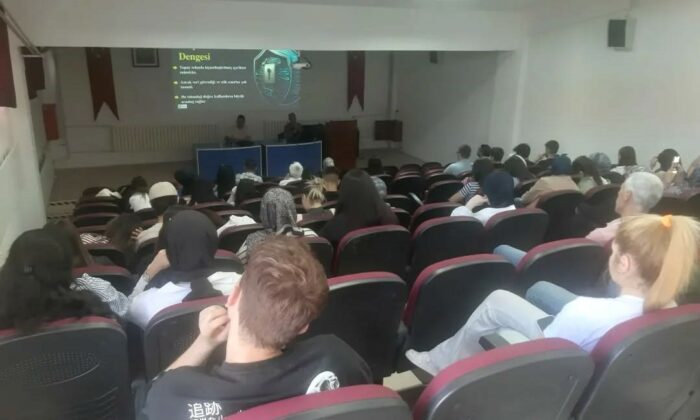 Hisarcık MYO’da “Yapay Zeka, Reklamcılık ve Film Yapımcılığı Perspektifinde Halkla İlişkiler” konulu konferans