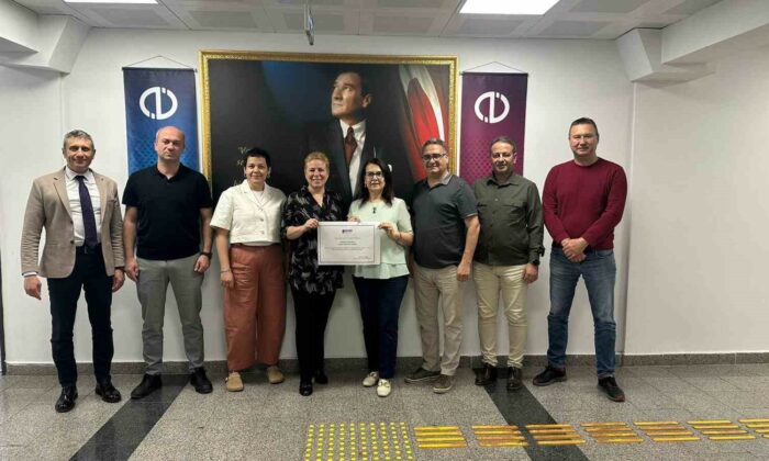 Anadolu Üniversitesi İngilizce Hazırlık Programı DEDAK tarafından akredite edildi