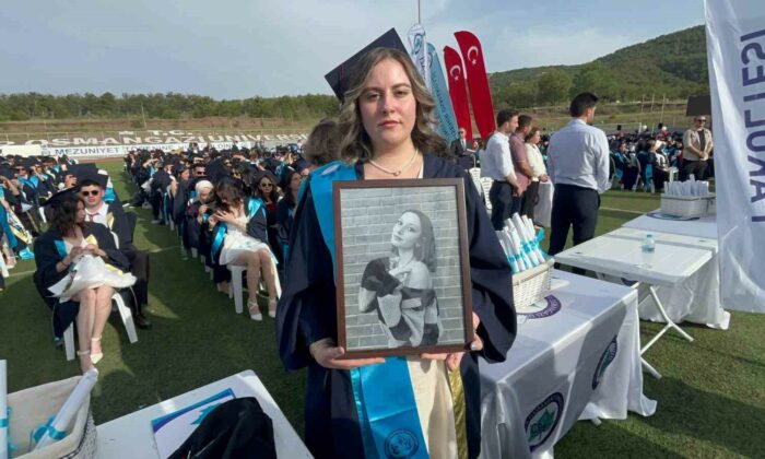 Kep atan öğrenciler 6 Şubat depremlerinde hayatını kaybeden arkadaşlarını unutmadı