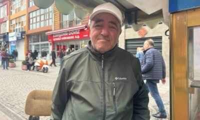 Dengesiz hava şartları seyyar esnafı zor durumda bıraktı