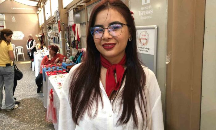Yurt dışından gelip Hanımeli Sokağı’nda 3 boyutlu baskı ile ürettiği ürünleri satıyor