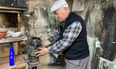 Emanet dükkanı yanan emekli öğretmen kendisine destek olan vatandaşlara teşekkür etti