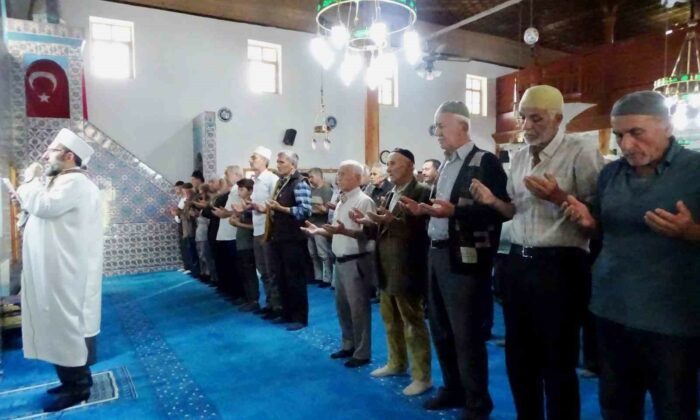 Emet Yeniceköy’de binlerce kişinin katıldığı yağmur duası