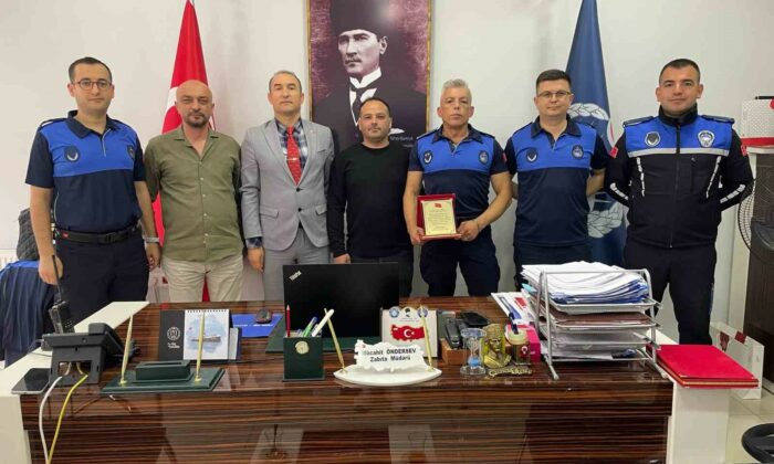 Bilecik’te başarılı operasyonlara imza atan zabıtalara plaket verdi