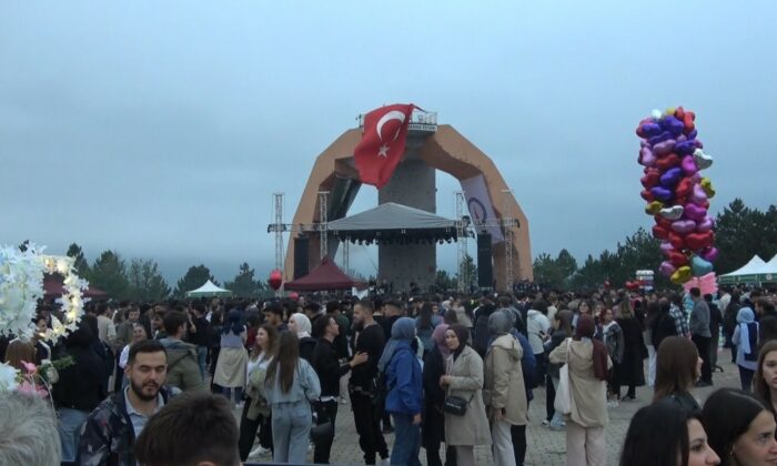 Kütahya Dumlupınar Üniversitesi DPÜ Fest 2025 coşkuyla başladı