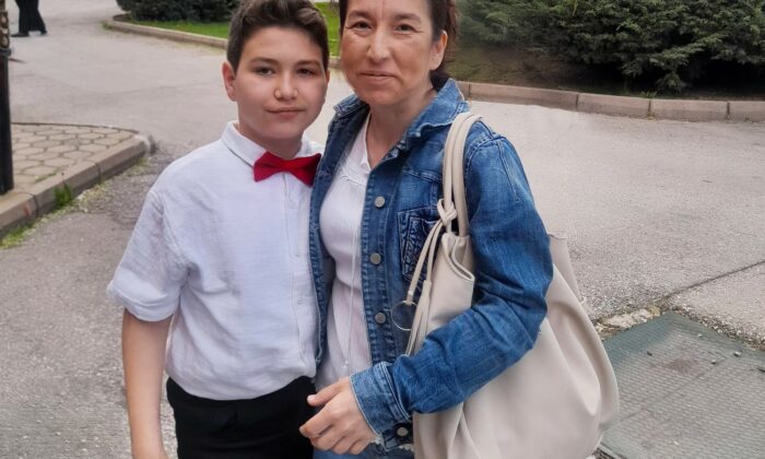 Tepebaşı Belediyesi İki Elin Sesi Var Çocuk Korosu, minik Efe’nin iyileşmesinde umut oldu