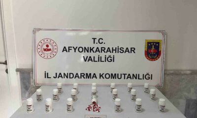 Jandarma iş yerine yaptığı baskında bin 200 adet uyuşturucu hap ele geçirdi