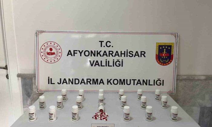 Jandarma iş yerine yaptığı baskında bin 200 adet uyuşturucu hap ele geçirdi