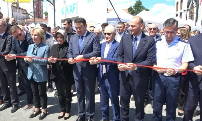 Kütahya İstihdam ve Kariyer Fuarı açıldı